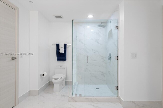 Building Photo - 801 S Miami Ave