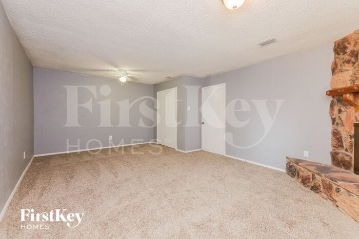 Building Photo - 2026 Aspen Ln