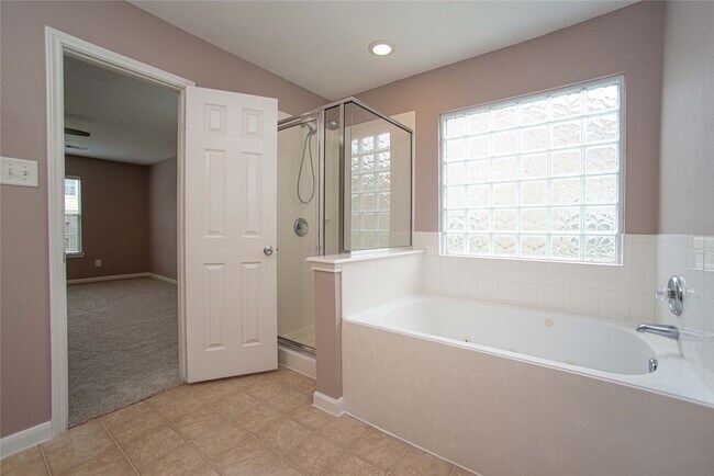 Building Photo - 29314 Legends Bluff Dr