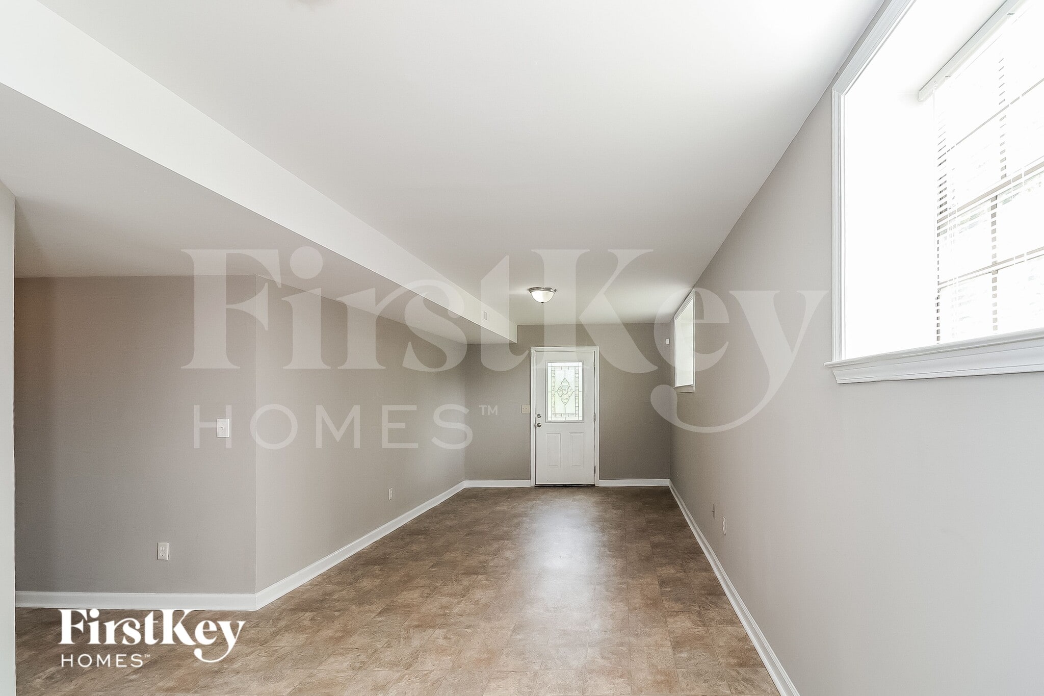 Building Photo - 3762 Cambridge Dr SW