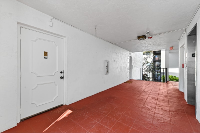 Building Photo - 3910 Crystal Lake Dr