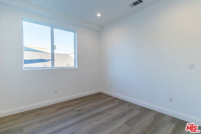 Building Photo - 5323 Ben Ave