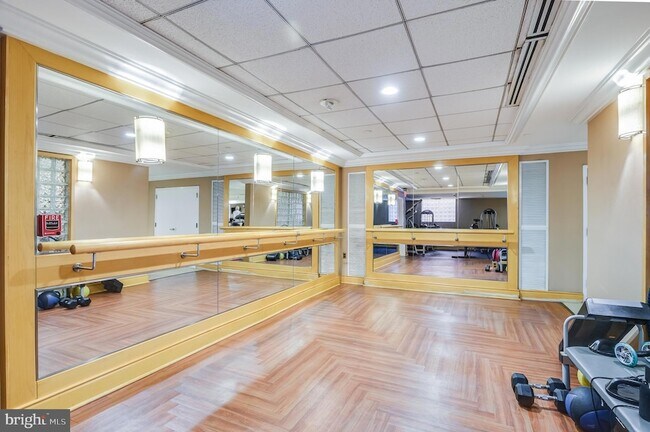 Building Photo - 616 E Street NW Unit 256