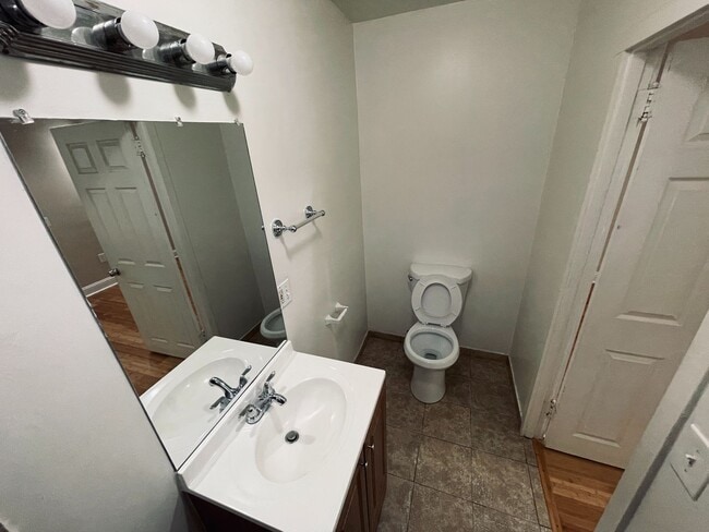 Building Photo - 42 N 10th St