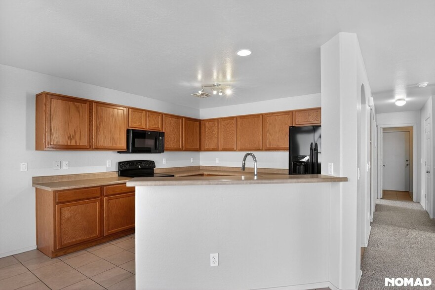 Building Photo - 22066 W Solano Dr