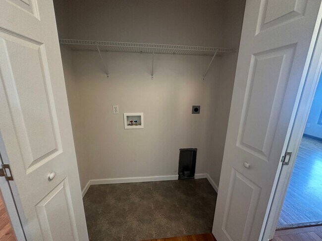 Building Photo - Marion Duplex Rental!