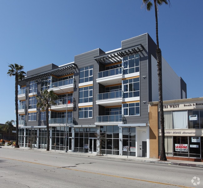 Building Photo - Landmark Chase