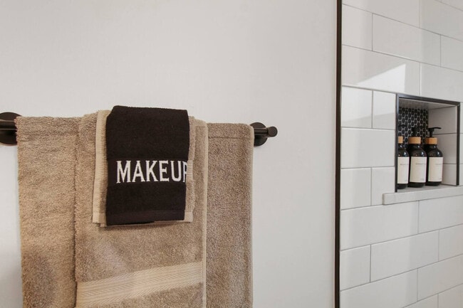 Building Photo - 1104 Elizabeth St