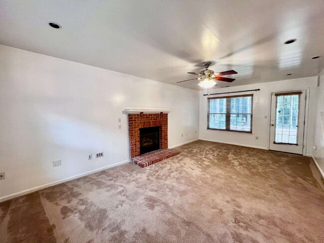 Building Photo - OPEN HOUSE SUNDAY THE 21ST 1PM-3PM! Move-In Special: Receive $1,300 off your first full month’s r...