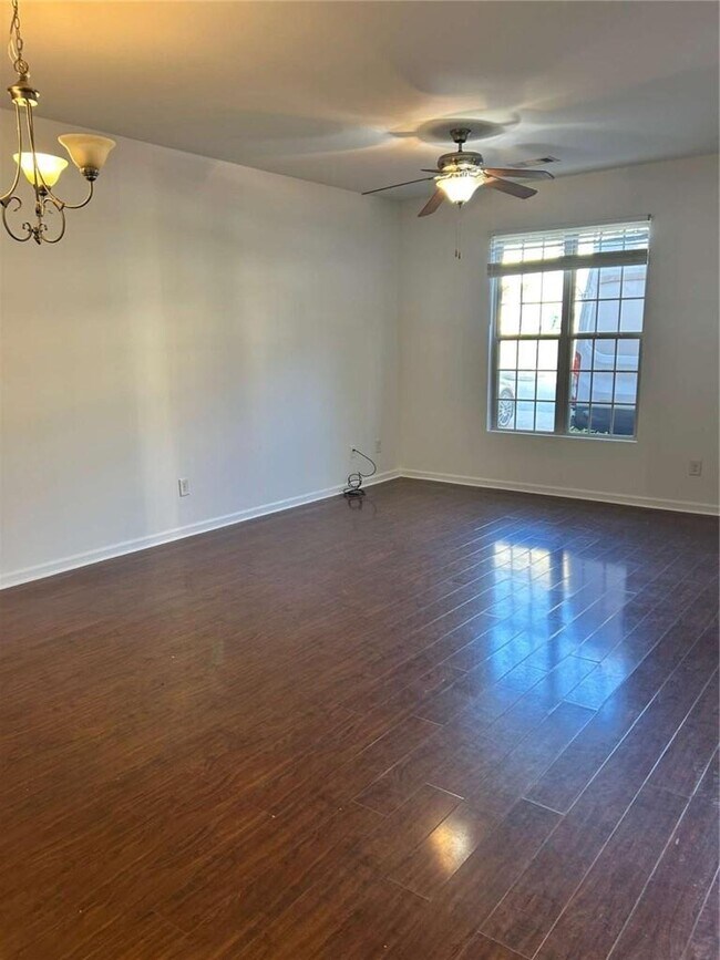Building Photo - 3037 Bonnes Dr