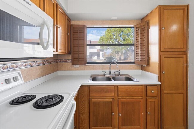 Building Photo - 204 Eden Ln