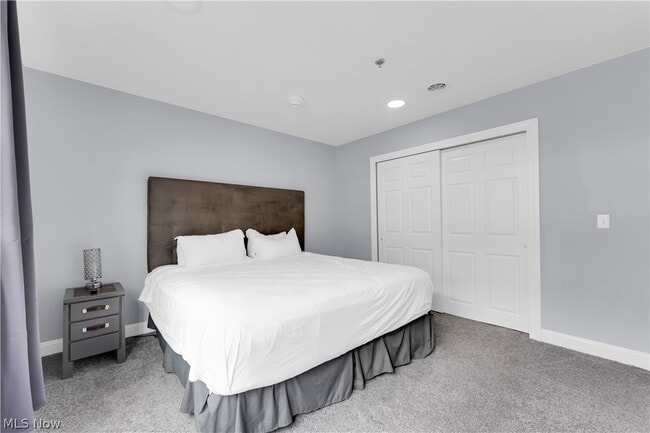 Building Photo - 797 E Market St