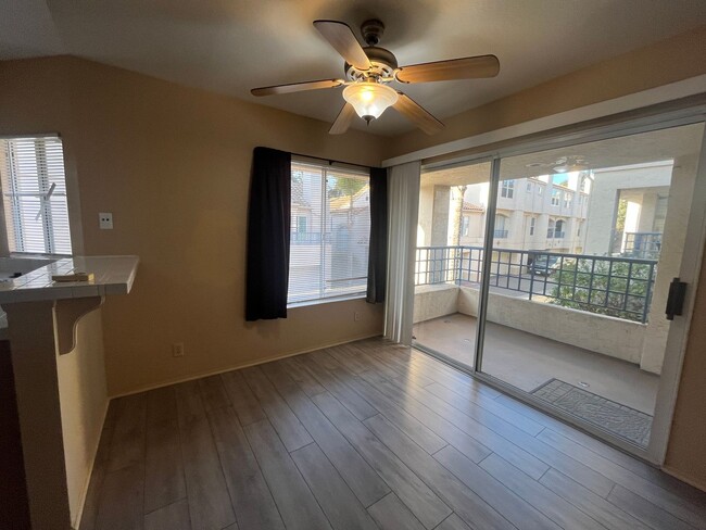 Building Photo - 2 Bedroom, 2.5 Bathroom Condo for Rent in ...