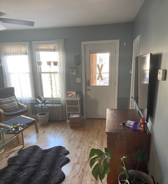 Living Room/Front Door - 4 Niquette Ct