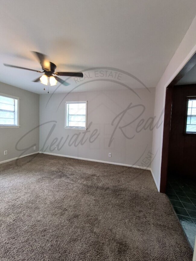 Building Photo - Summer Special: Cozy 1 Bed / 1 Bath Near Tennessee Tech – Pet Friendly!