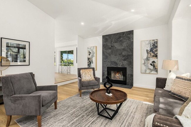 Building Photo - Beautiful Home in Mukilteo with Panoramic ...