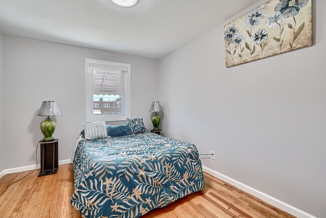 Building Photo - Spacious Townhome 3Bed/2Bath in Dundalk