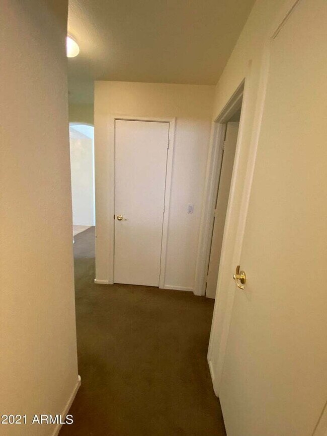 Building Photo - 1461 E La Costa Dr