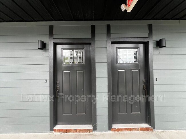 Building Photo - 1309 Hudson Ave