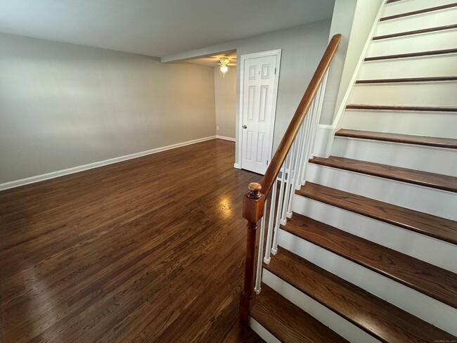 Building Photo - 1160 Whitney Ave