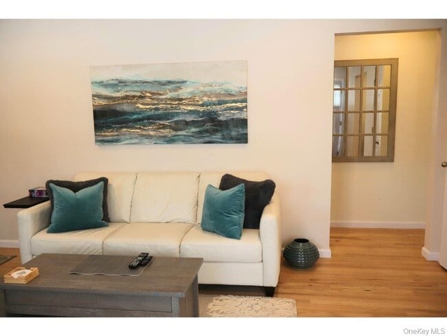 Building Photo - 38 Woodridge Rd