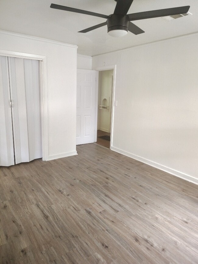 Building Photo - 1734 Dixie Dr