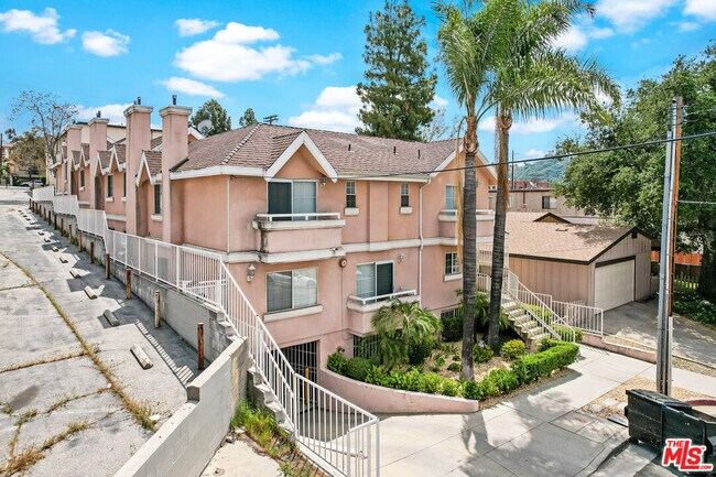 Building Photo - 10128 Hillhaven Ave