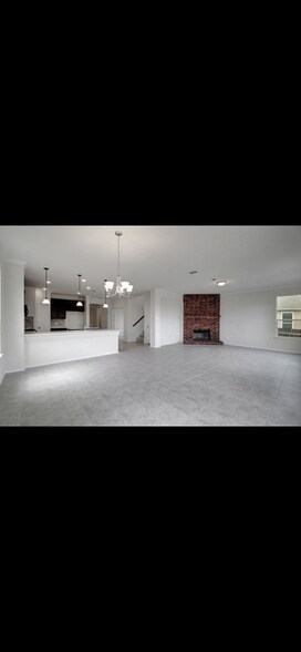 Building Photo - 124 Rocroi Dr