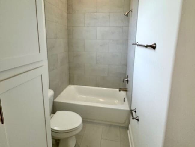 Building Photo - Now Leasing at Cedar Bluff – 4BR Townhomes...