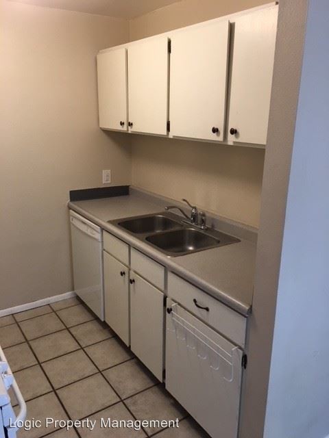 Building Photo - 435 E Creekside Cir