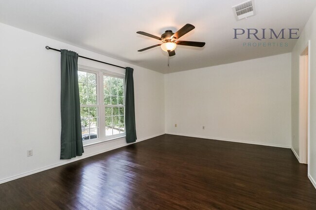 Building Photo - Amazing home ready to move in!