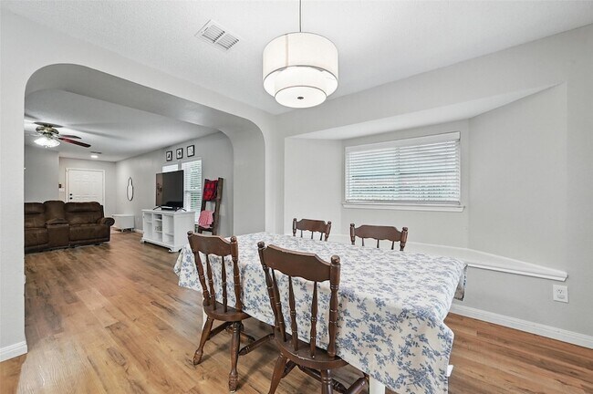 Building Photo - 636 Capricorn St