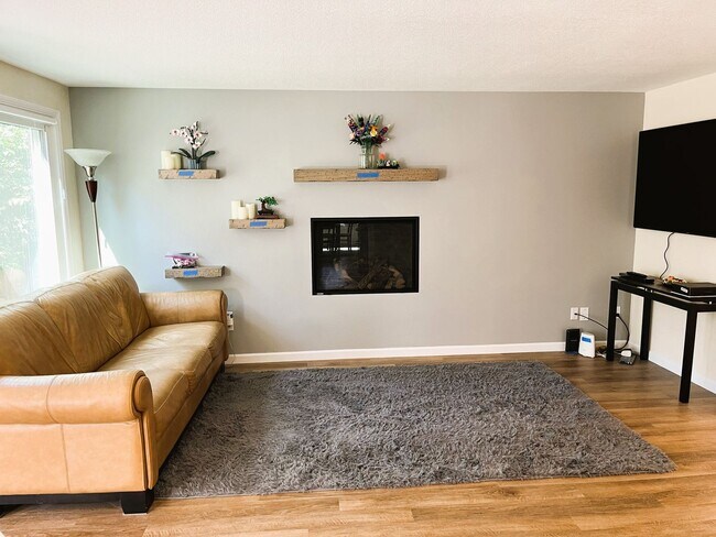 Building Photo - Bright & Spacious 3-Bedroom Home – Ideal for Entertaining & Everyday Comfort