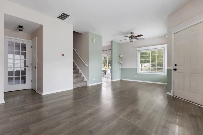 Building Photo - 122 Creston Cir