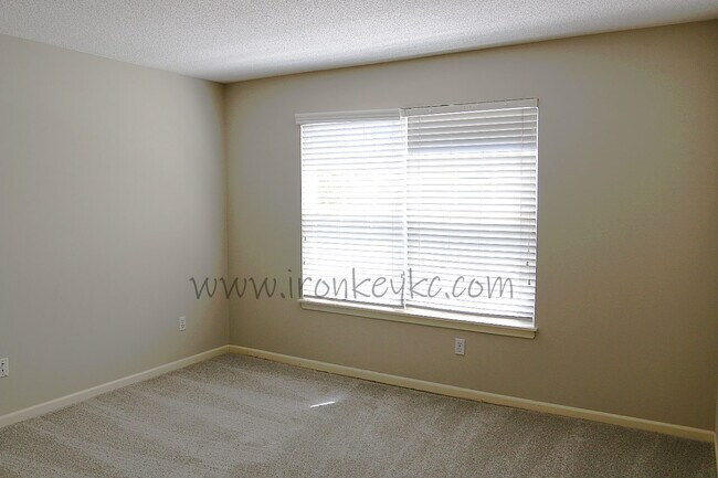 Building Photo - 9219 Boehm Dr