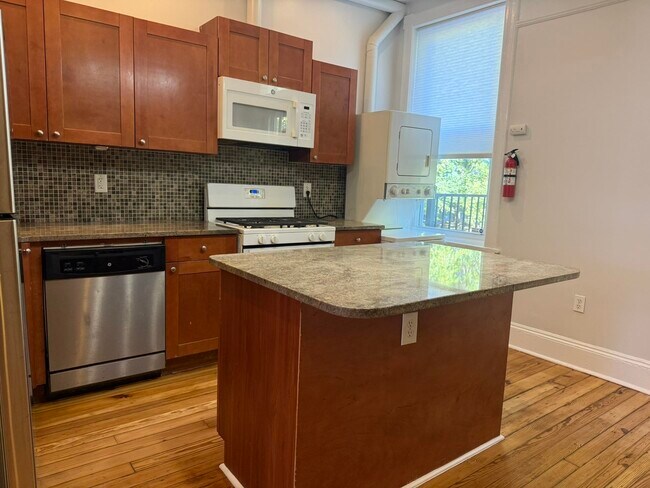 Primary Photo - 60 Astor Pl