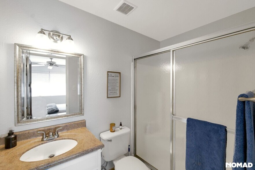 Building Photo - 1049 N Granite Reef Rd