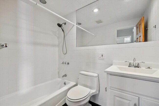 Building Photo - 380 Mountain Rd