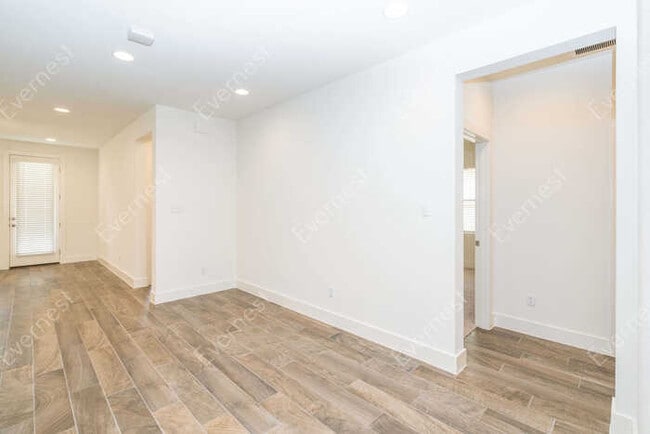 Building Photo - 2312 Ringstaff Rd