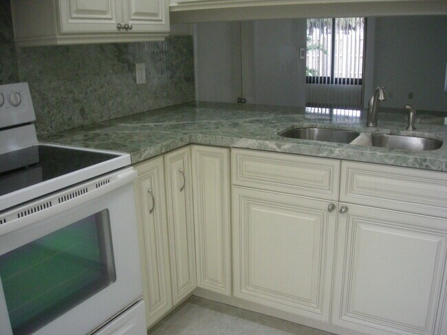 Building Photo - 11701 SW 108th Ln