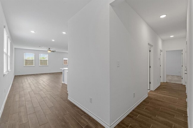 Building Photo - 204 Thurman Holt Rd