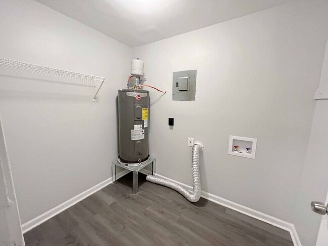 Building Photo - 1309 5th Pl NW