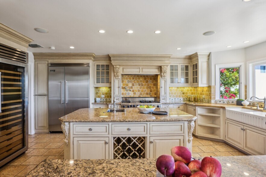 Building Photo - 2411 Mount Olympus Dr