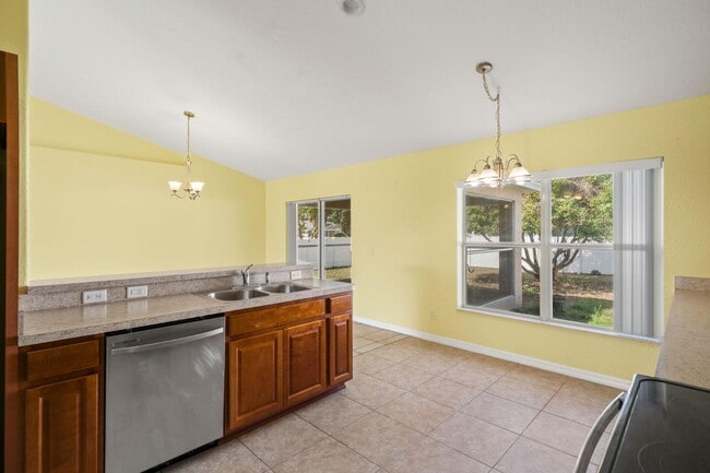 Building Photo - 5363 Pierpoint Ave