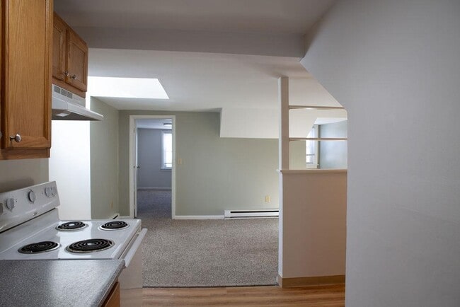 Building Photo - 180 N Main St