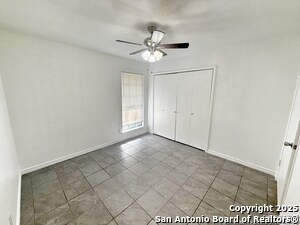 Building Photo - 912 Spring Hill Dr