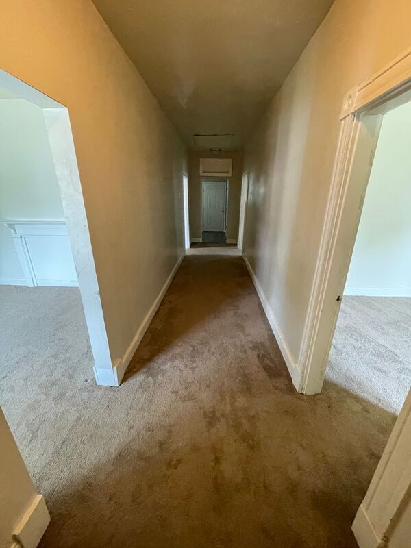 Building Photo - 2206 Edwards Ave