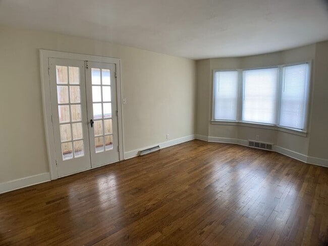 Primary Photo - Duplex in Niles
