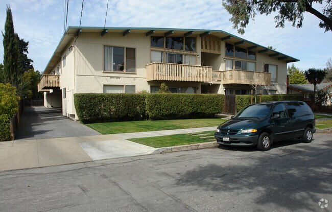 Primary Photo - Oak Villa