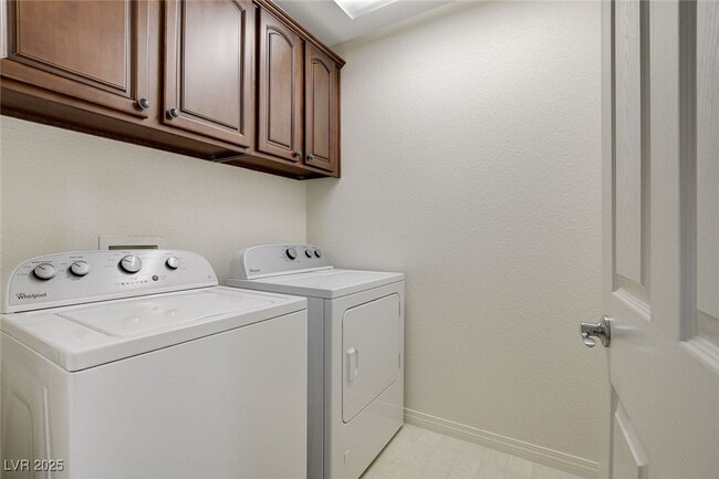 Building Photo - 9408 Vital Crest St